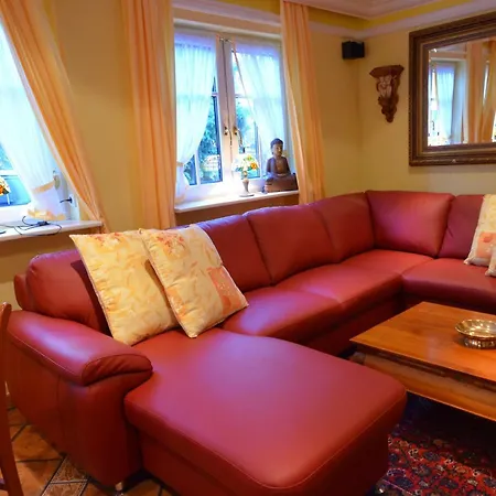 Lotsenhaus-in-gross-zicker-halbinsel-moenchgut Holiday home *