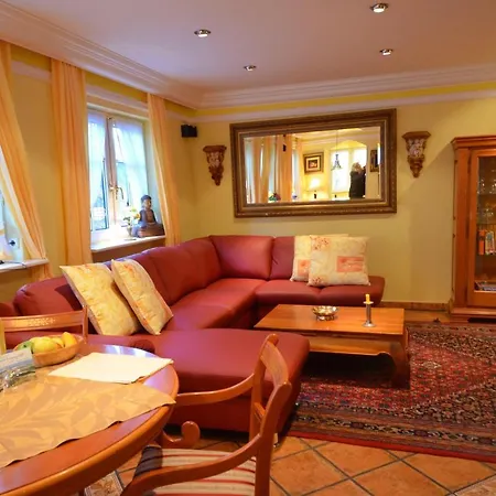Holiday home Lotsenhaus-in-gross-zicker-halbinsel-moenchgut