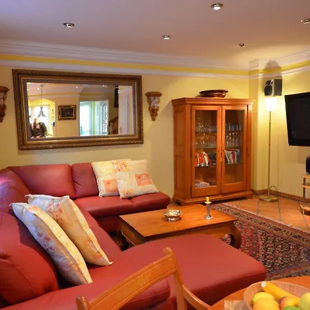 Holiday home Lotsenhaus-in-gross-zicker-halbinsel-moenchgut *