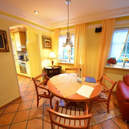 Holiday home Lotsenhaus-in-gross-zicker-halbinsel-moenchgut Gross Zicker