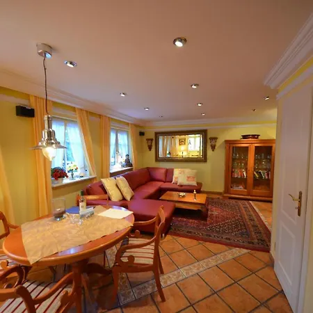 Lotsenhaus-in-gross-zicker-halbinsel-moenchgut