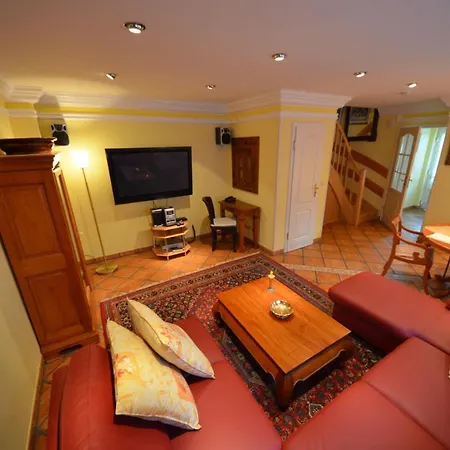 Lotsenhaus-in-gross-zicker-halbinsel-moenchgut