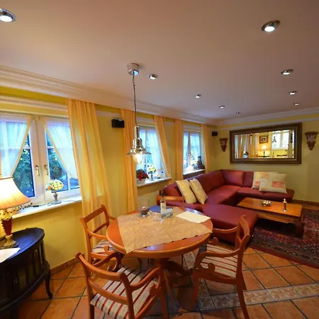 Lotsenhaus-in-gross-zicker-halbinsel-moenchgut Prázdninový dům